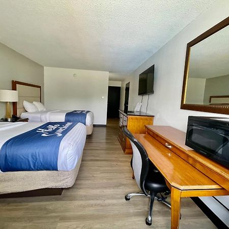 Days Inn By Wyndham Erie Kearsarge Buitenkant foto