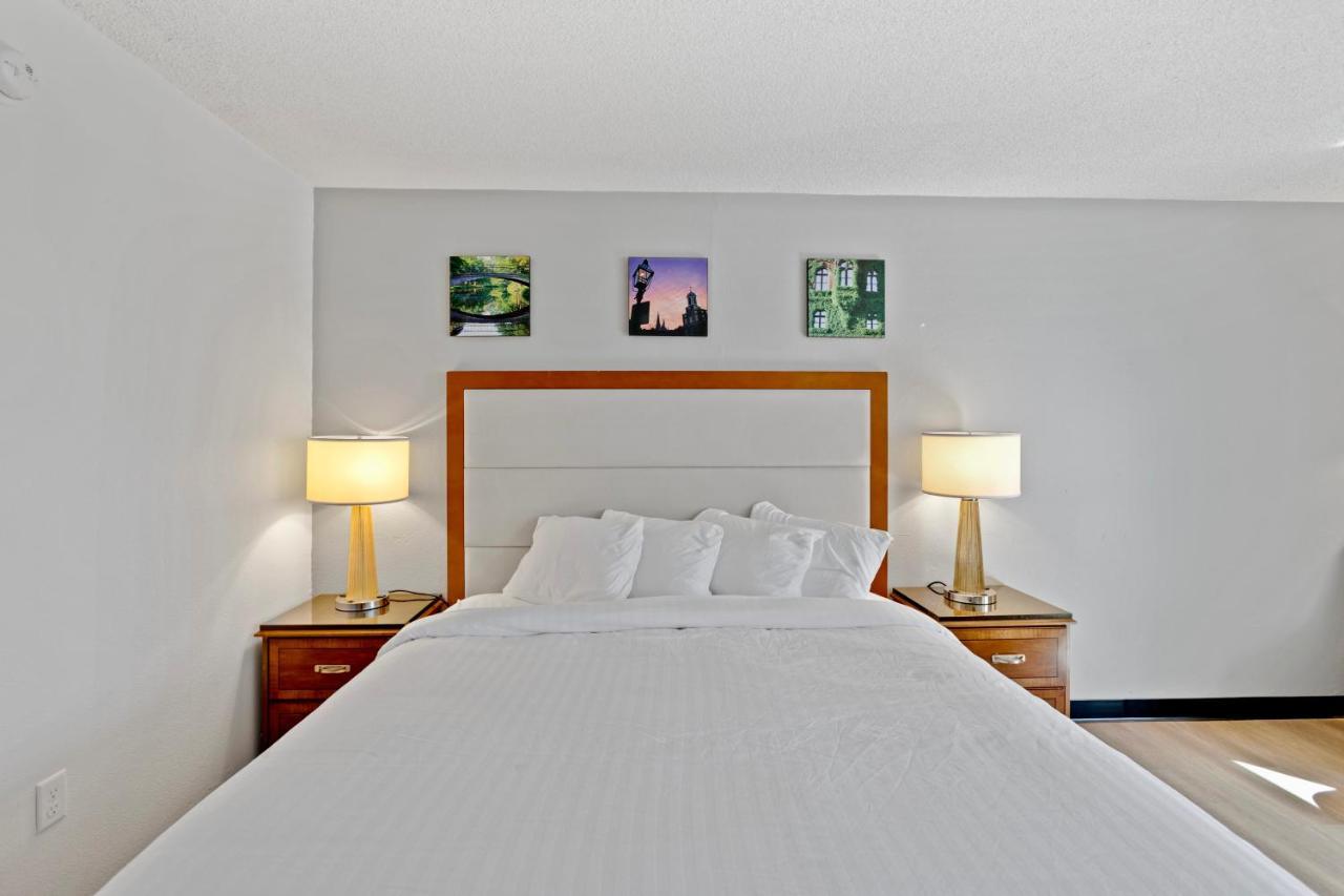 Days Inn By Wyndham Erie Kearsarge Buitenkant foto