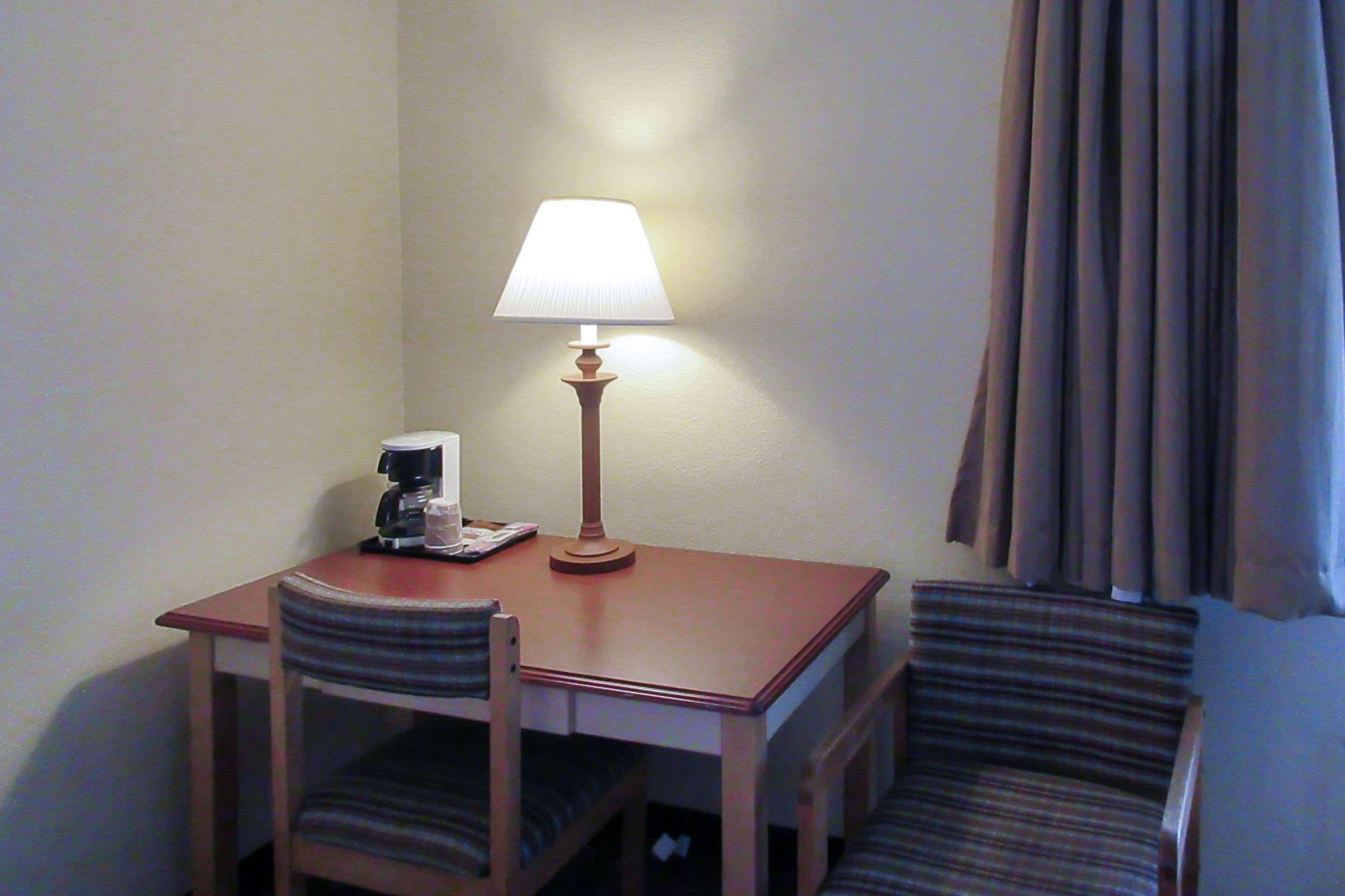Days Inn By Wyndham Erie Kearsarge Buitenkant foto