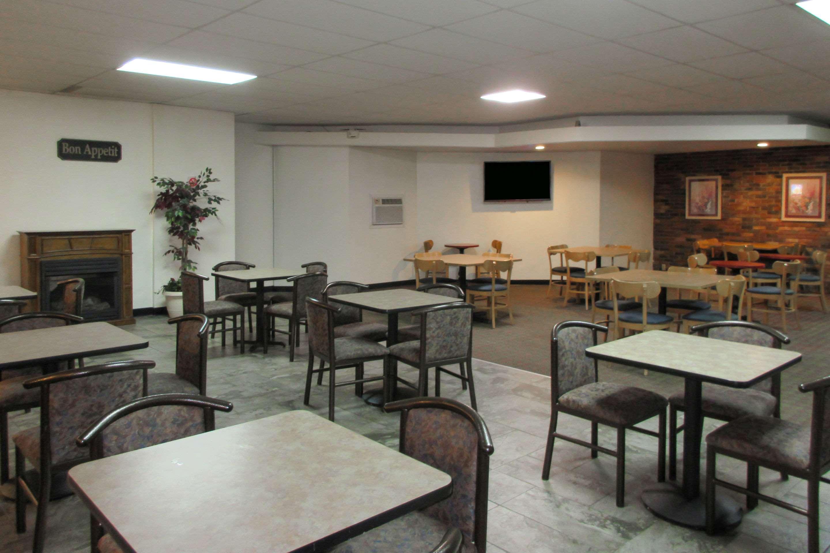 Days Inn By Wyndham Erie Kearsarge Buitenkant foto
