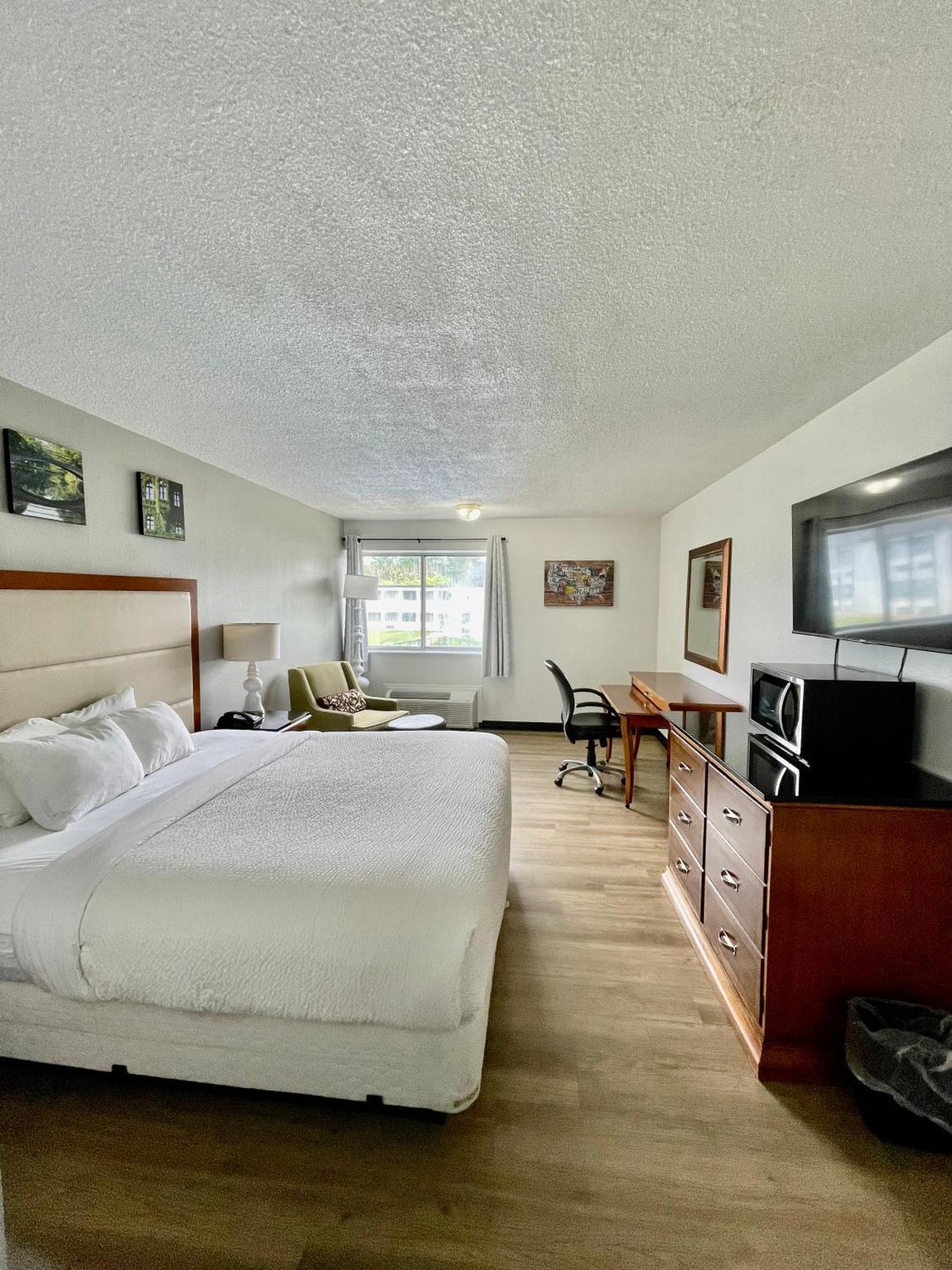 Days Inn By Wyndham Erie Kearsarge Buitenkant foto